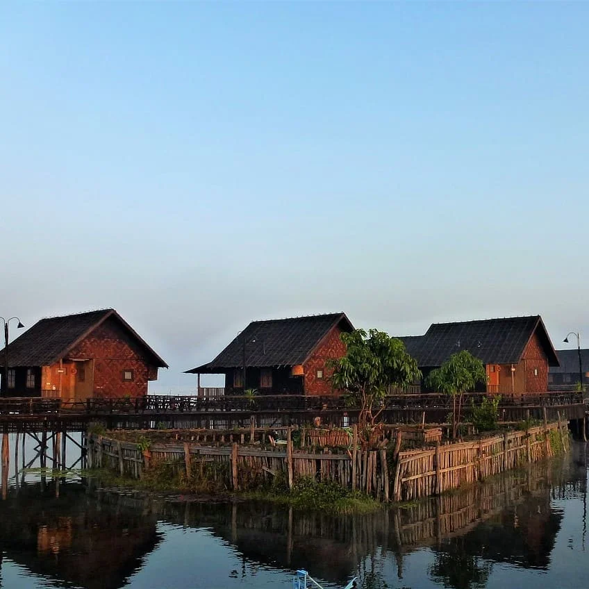 Traductions Commerciales pour les Rohingyas